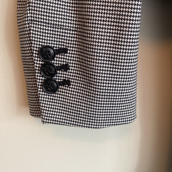 Size 2 Banana Republic Blazer - Picture 3 of 3